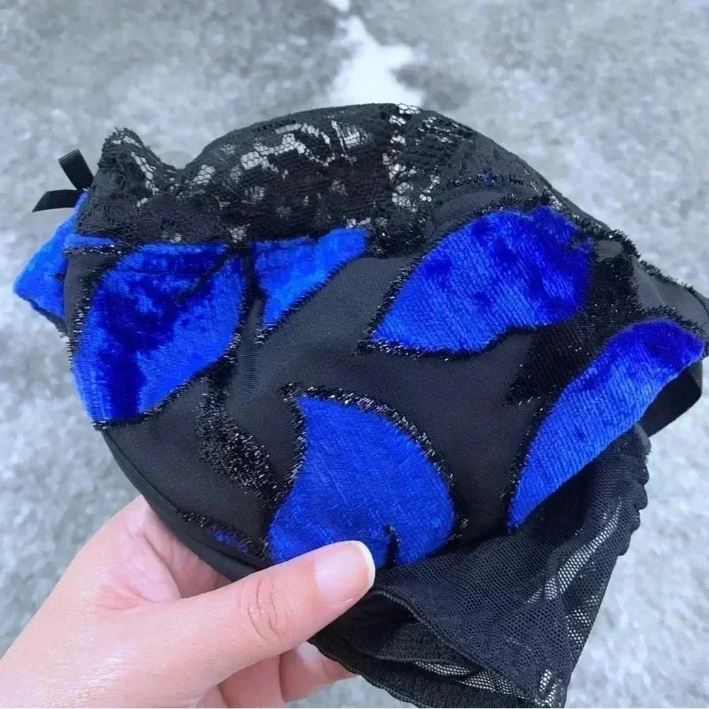 Vintage Fredricks of Hollywood Bra